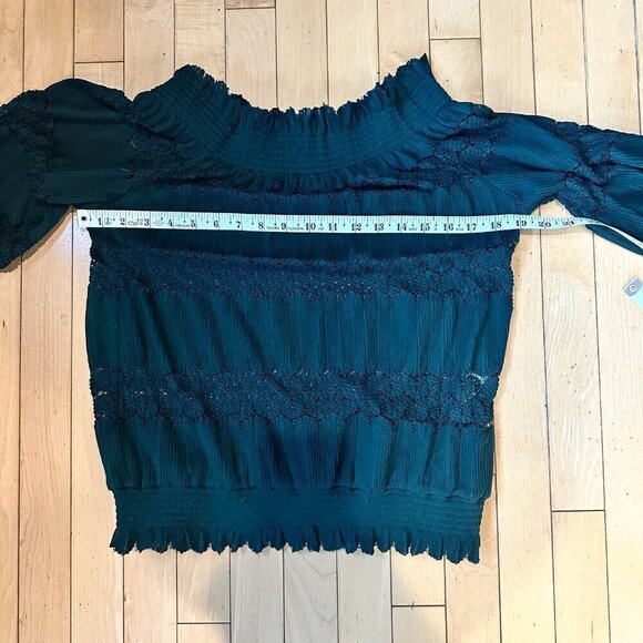 ANTHROPOLOGIE Deletta brand Off Shoulder Green Lace Top - size Medium - Picture 13 of 13